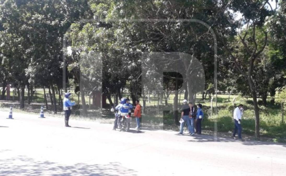 "Los operativos en las principales calles de la ciudad comenzaron desde temprano y se detuvo a varias personas por presencia injustificada en las calles por el toque de queda. "