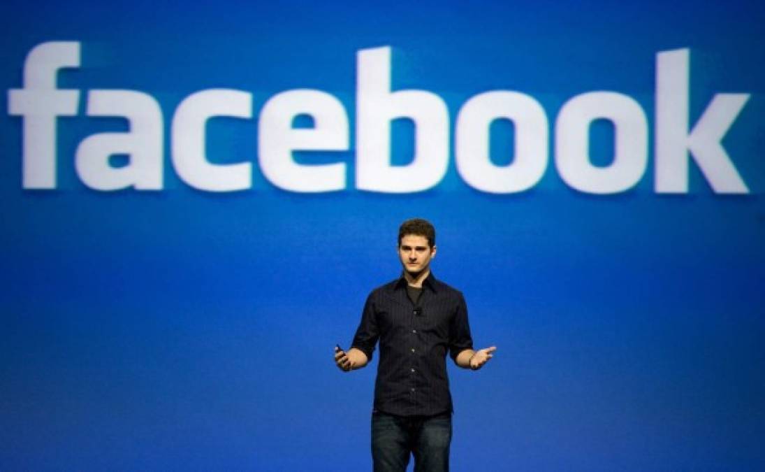 Dustin Moskovitz, cofundador de Facebook, tiene una fortuna valorada en 7 mil 900 millones de dólares. El excompañero de habitación de Mark Zuckerberg ayudó a poner en marcha la red social desde un dormitorio de Harvard. Abandonó la universidad para trabajar en la empresa de tiempo completo como el tercer empleado de Facebook. .