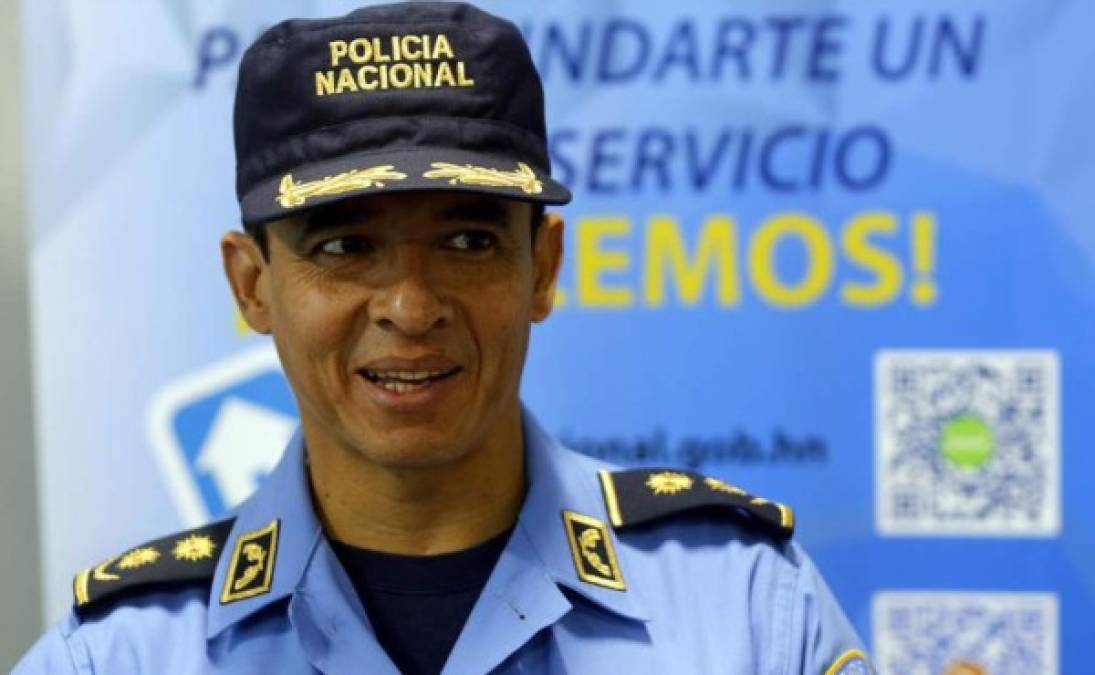 "Leonel Sauceda, comisionado general de la Policía Nacional de Honduras, fue capturado este martes 11 de febrero en Tegucigalpa.<br/>El Ministerio Público acusa a él, y a su esposa Patricia Sbeltlana Estrada Pacheco, por el supuesto delito de lavado de activos."