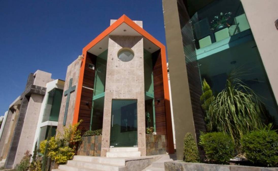 Así son las lujosas tumbas de los narcos mexicanos