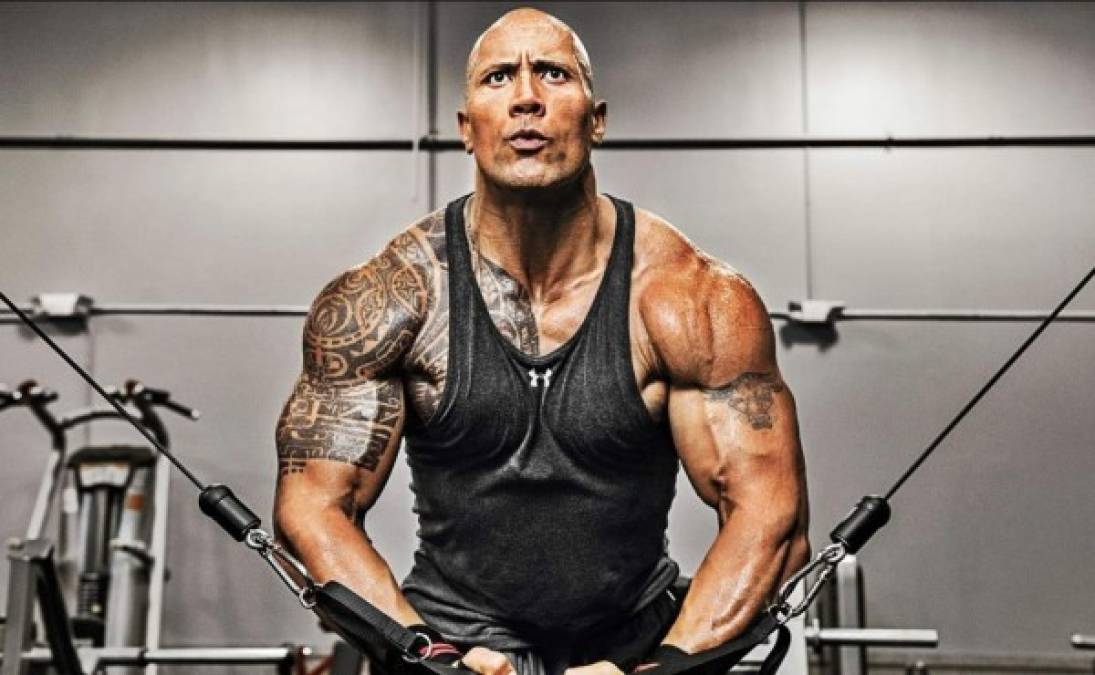 Dwayne 'The Rock' Johnson<br/>El actor y ex luchador de la WWE ha sido una figura referente de un cuerpo sano y poderoso y, como cualquier otro famoso, utiliza sus redes para compartir parte de sus entrenamientos o simplemente fotografías del mismo. <br/>