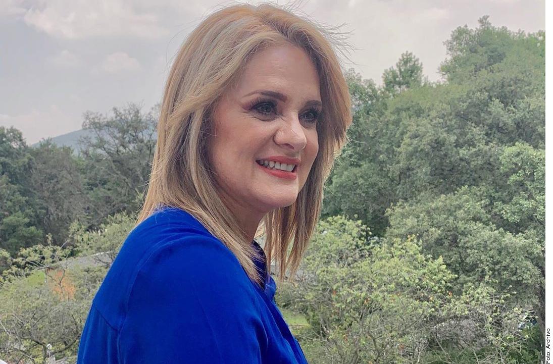 La actriz Erika Buenfil compartió en redes que dio positivo a Covid-19; la critican por promover una marca de pruebas de antígenos.