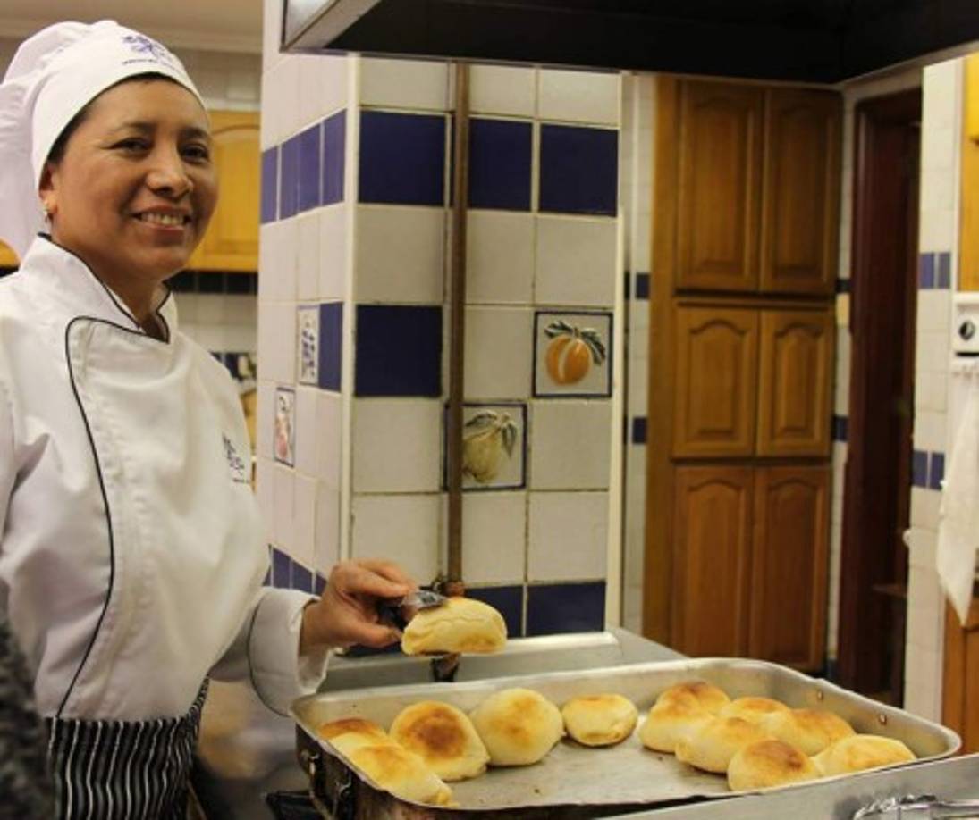 La chef titular es Carmenza Morales, quien tendrá bajo su responsabilidad la nutrición especial del Santo Padre.<br/>La oriunda del municipio de Soacha Cundinamarca afirmó que para ella es un honor ser parte del reducido equipo que velará por el cuidado y protección del Papa Francisco en Colombia.<br/>