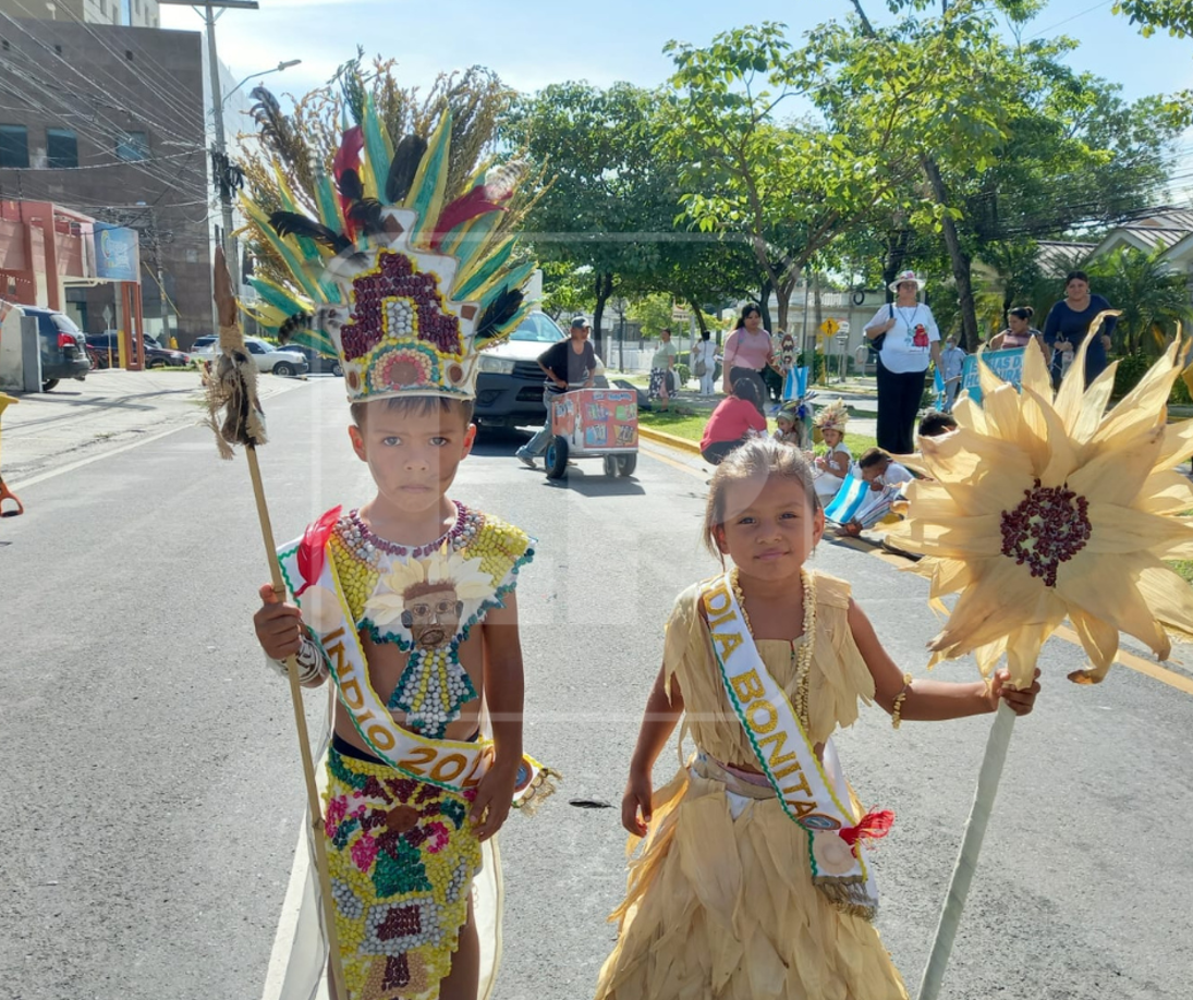 Asimismo, la india bonita y el indio guapo.