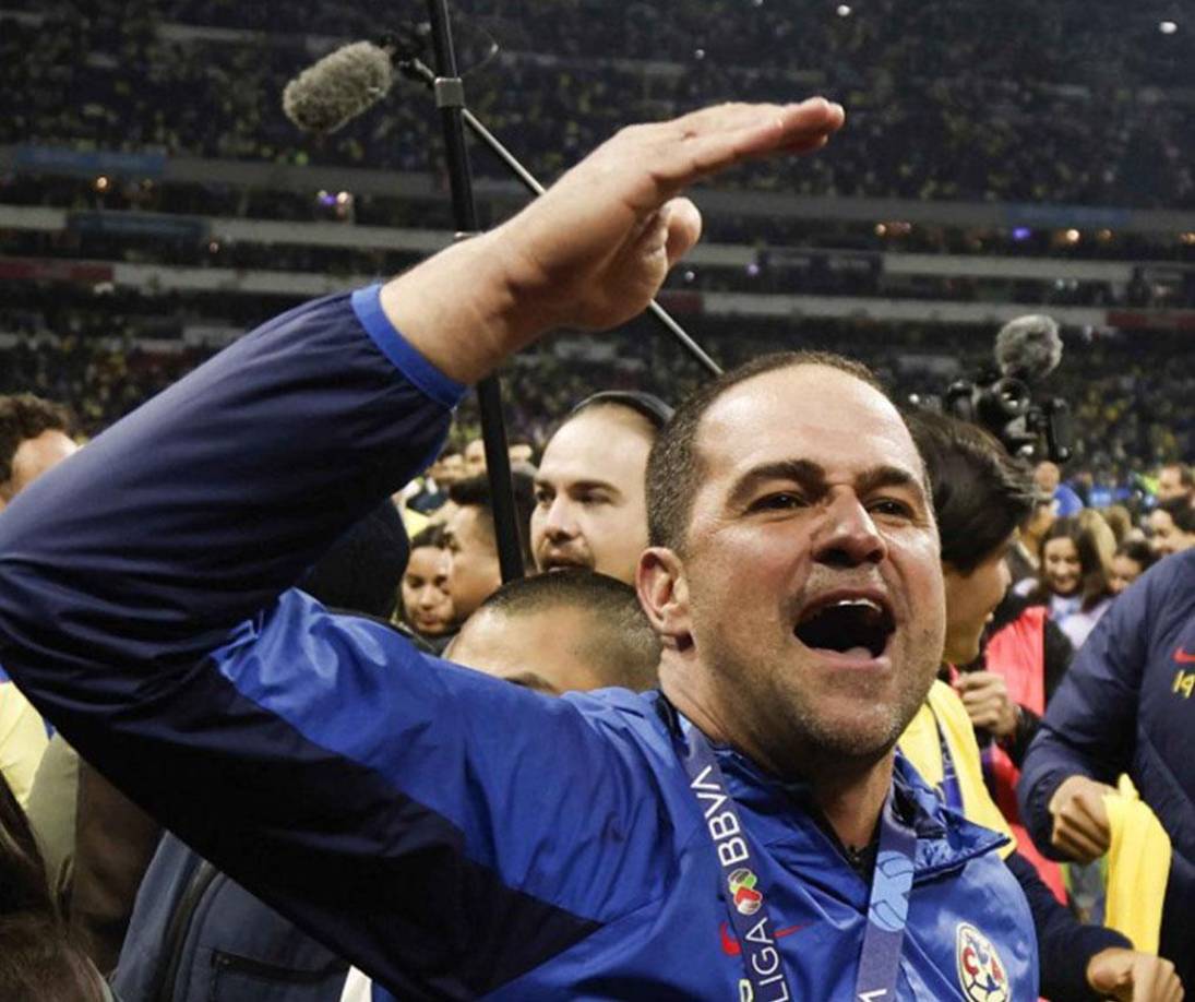 El brasileño André Soares Jardine es el DT del América y le dio el título al club americanista. 