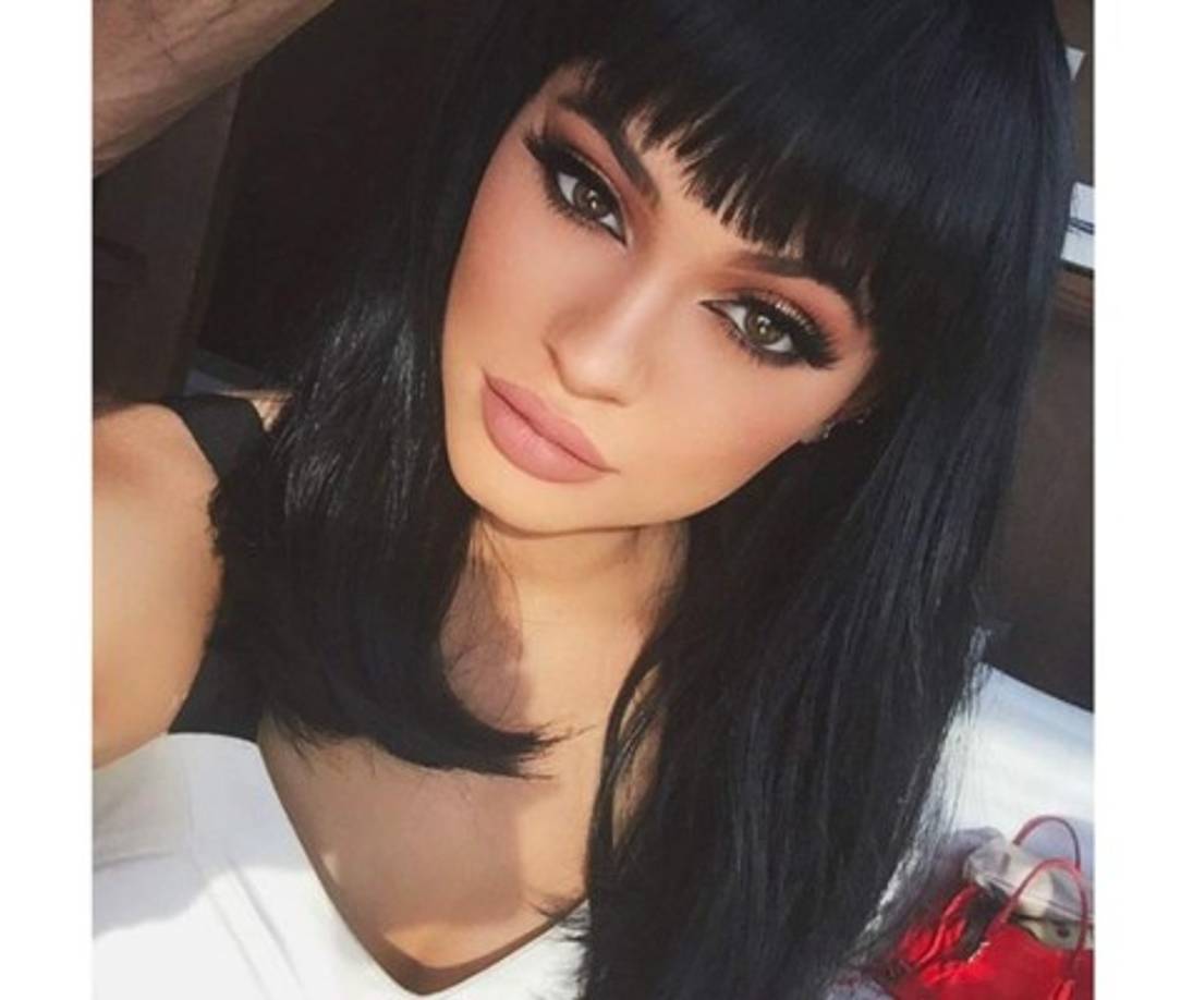 Kylie Jenner tuvo que ponerse labios carnosos.