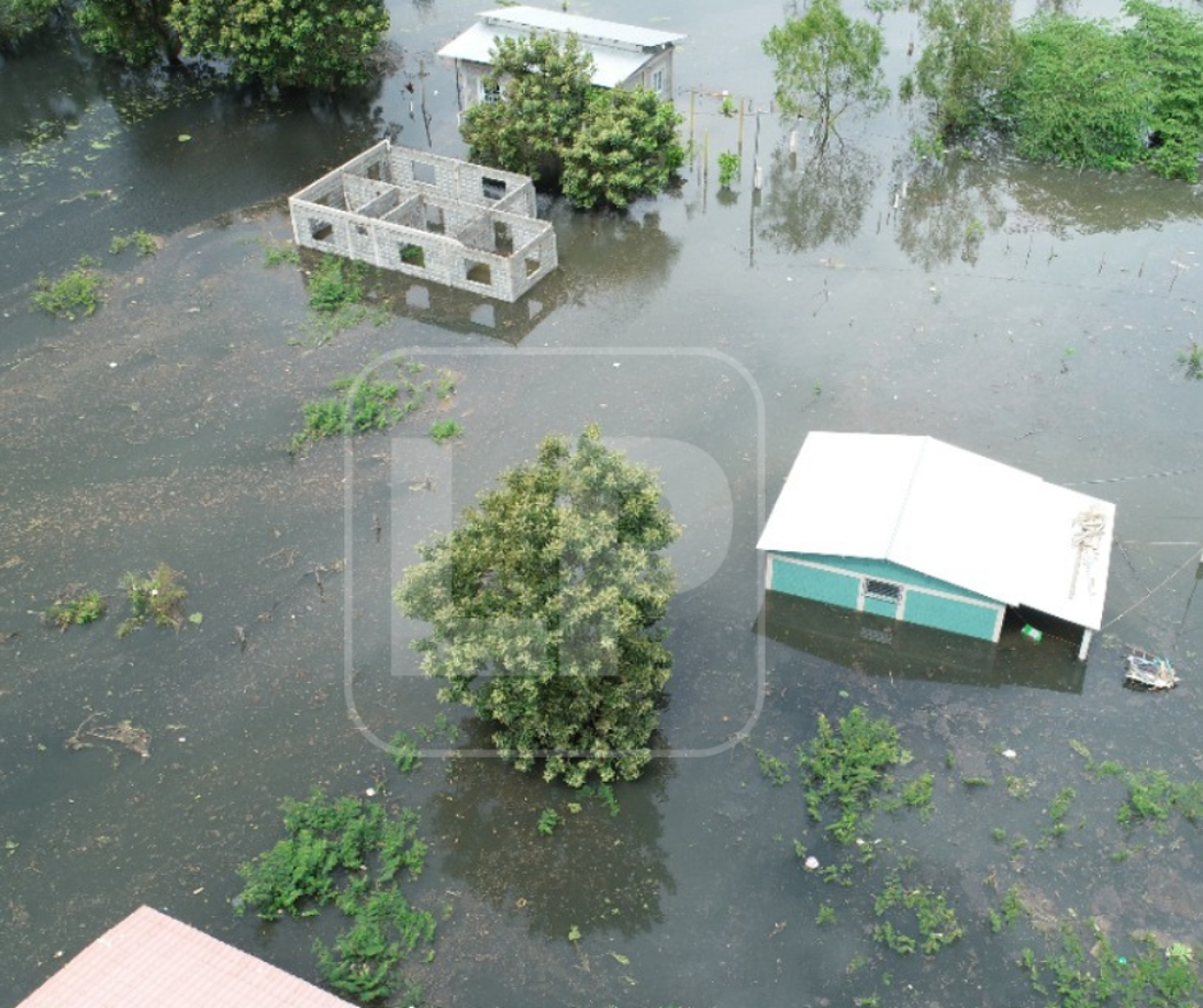 Mientras los departamentos en alerta verde están: Islas de la Bahía, Gracias a Dios y Atlántida. Entre tanto, Colón, Yoro, Olancho, El Paraíso, Francisco Morazán, Comayagua, Choluteca, Valle, La Paz, Intibucá, Lempira, Ocotepeque y el resto de Cortés estarán en alerta amarilla.
