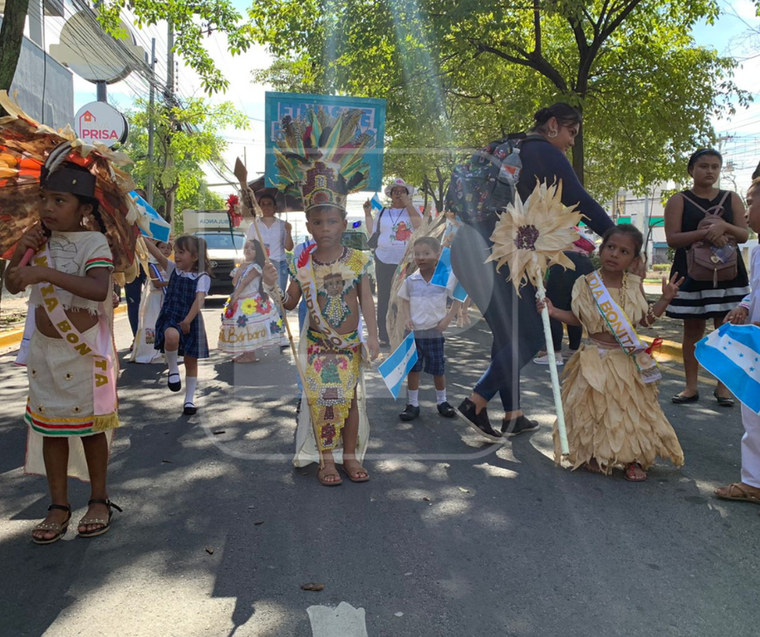 Además, el público pudo disfrutar del cuadro de denominado “Nuestra Identidad”.