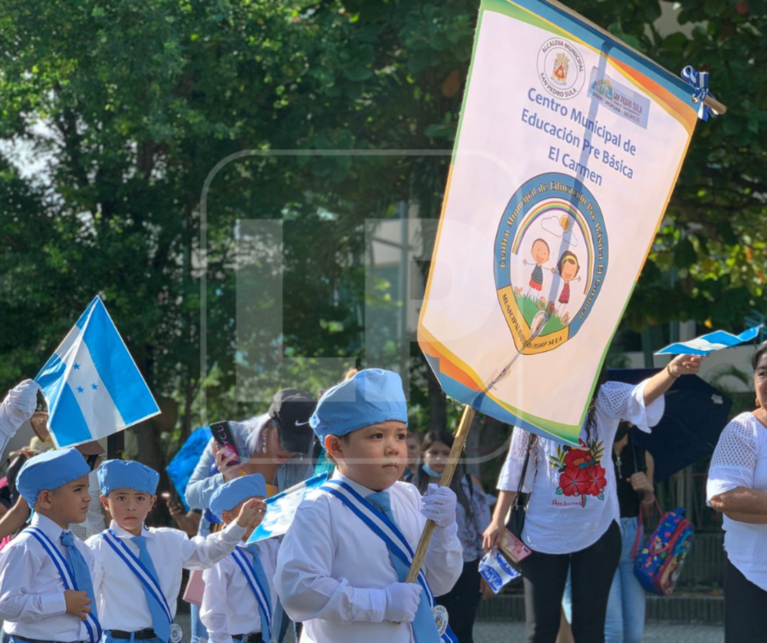 Aproximadamente 16 centros educativos fueron parte de estas actividades patrias.