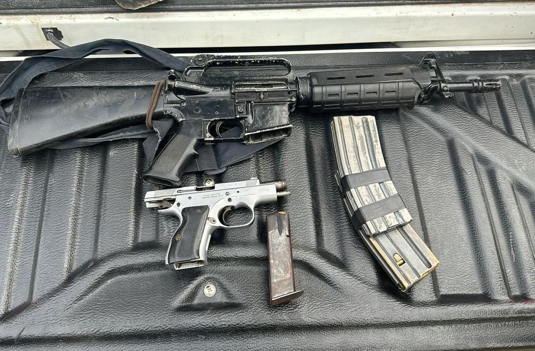 Armas decomisadas a la enfermera Miriam Arely Guevara Peña.