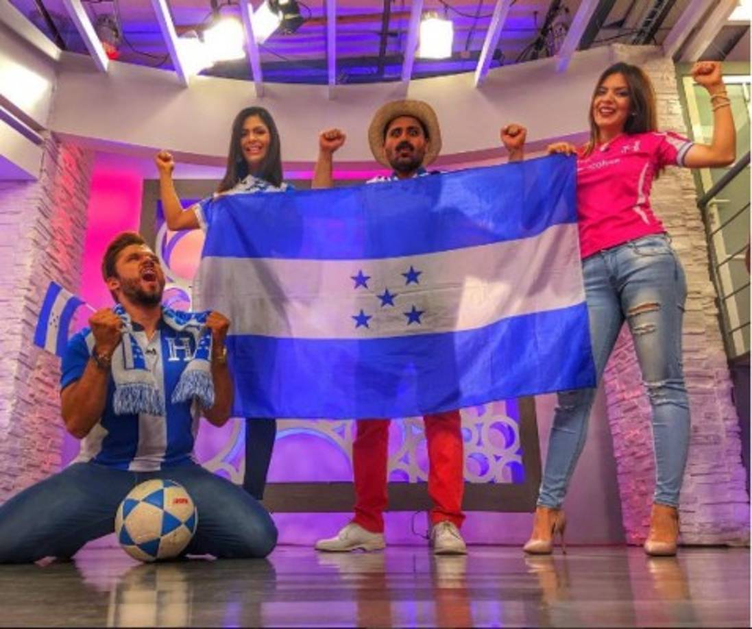 En el programa “Las Mañanas del 5' de Televicentro, los conductores compartieron esta instantánea con el mensaje '#hoymasquenunca seguimos apoyando la #H ¡vamos #Honduras!'