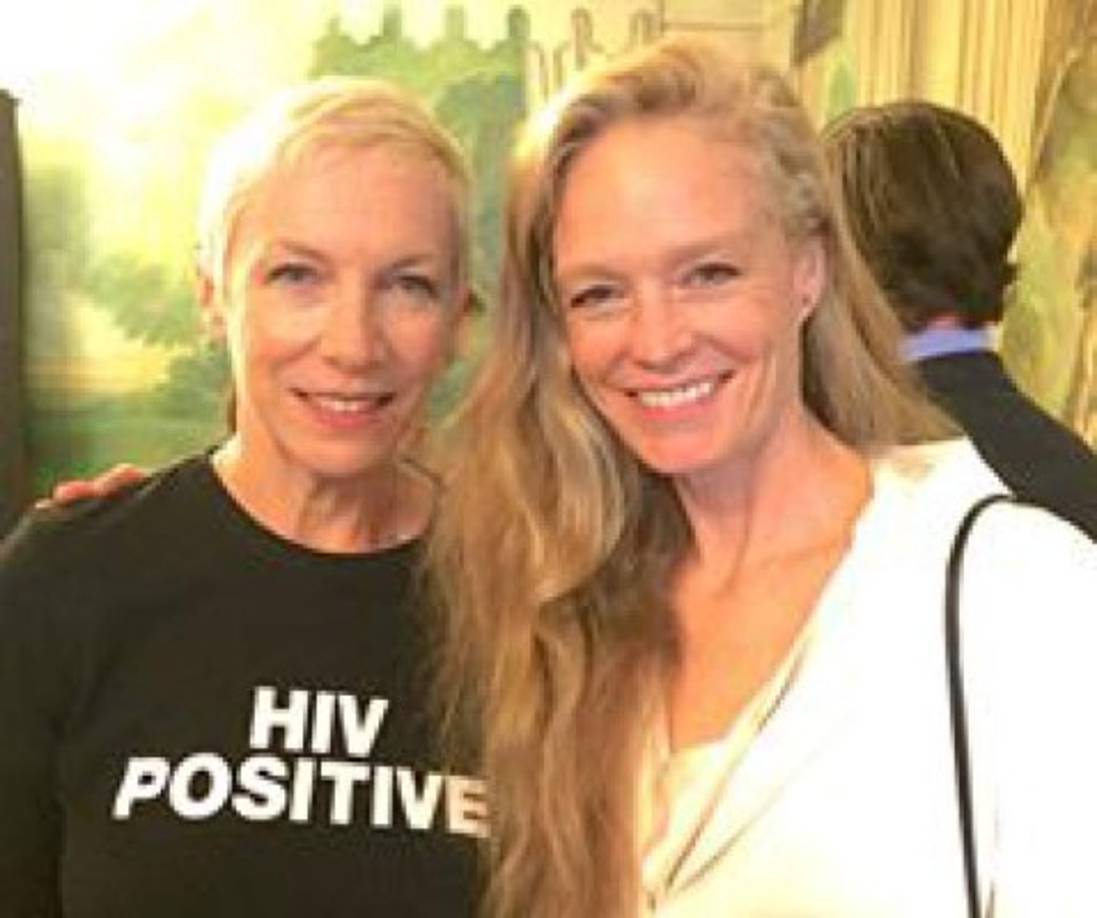 Amis también es la fundadora del mercado de alimentos naturales ' Cameron Family Farms and Food Forest Organics' en Nueva Zelanda.