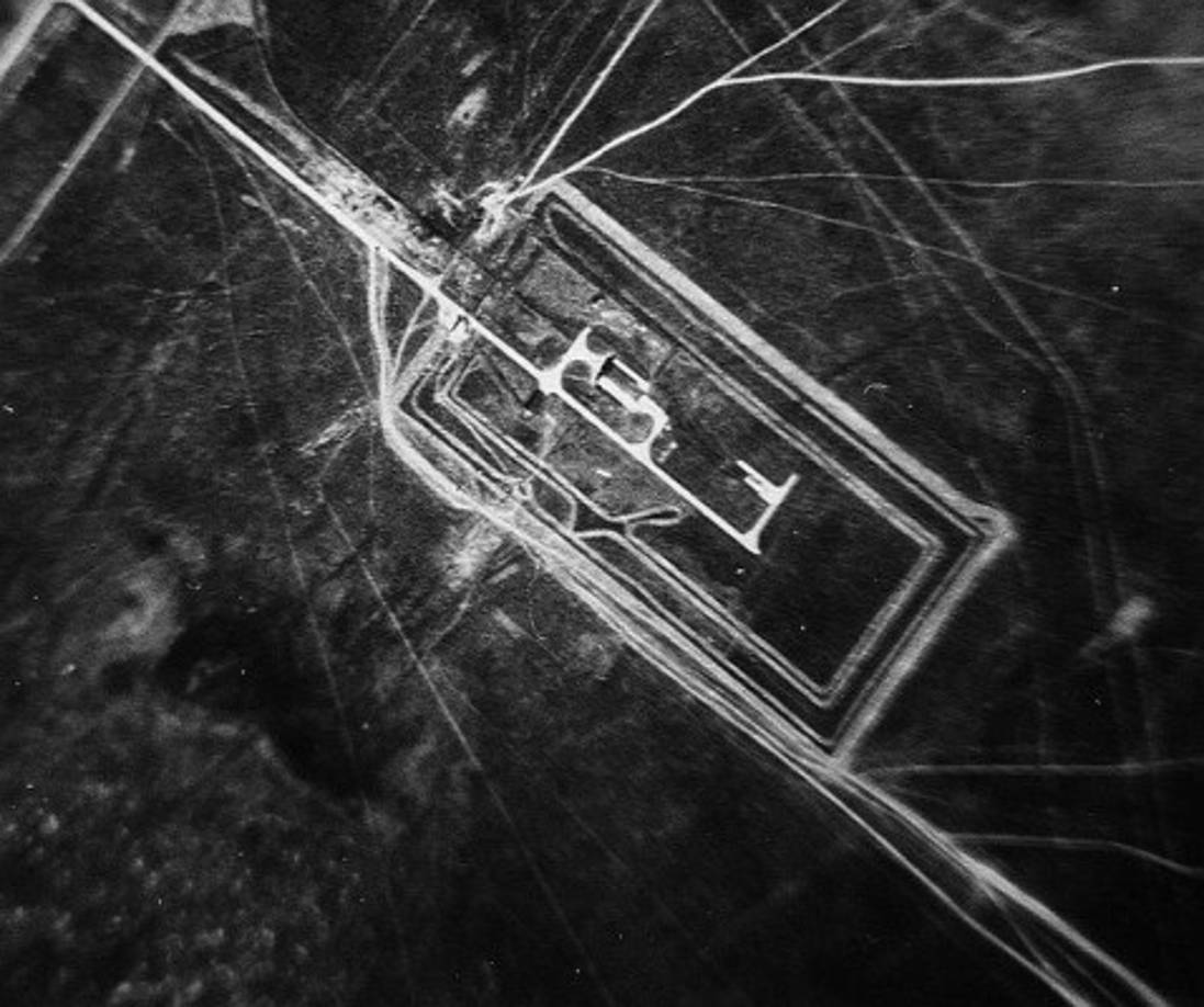 INCIDENTE DE KAPUSTIN YAR (1948)<br/> Llamado “el Roswell ruso”, fue un incidente ocurrido en 1948, cuando aviones de combate soviéticos derribaron un presunto ovni en forma de tubo, en las cercanías de la base de Kapustin Yar, instalación militar soviética de misiles. El incidente permaneció oculto durante décadas debido a la censura comunista y que solo comenzaron a ver la luz hasta después de la disolución de la Unión Soviética en 1991. <br/>