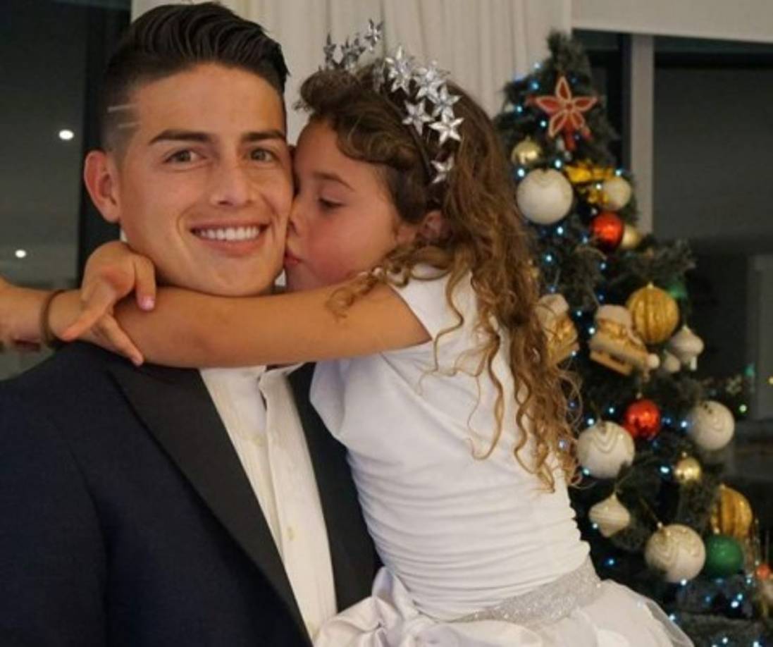 James Rodríguez y el beso de su hija.
