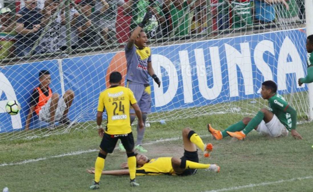 Cuando parecía que el partido iba a finalizar a favor del Real España, el delantero cubano Yaudel Lahera salvó el invicto de local del Marathón al anotar en el minuto 95 el tanto de la igualdad.