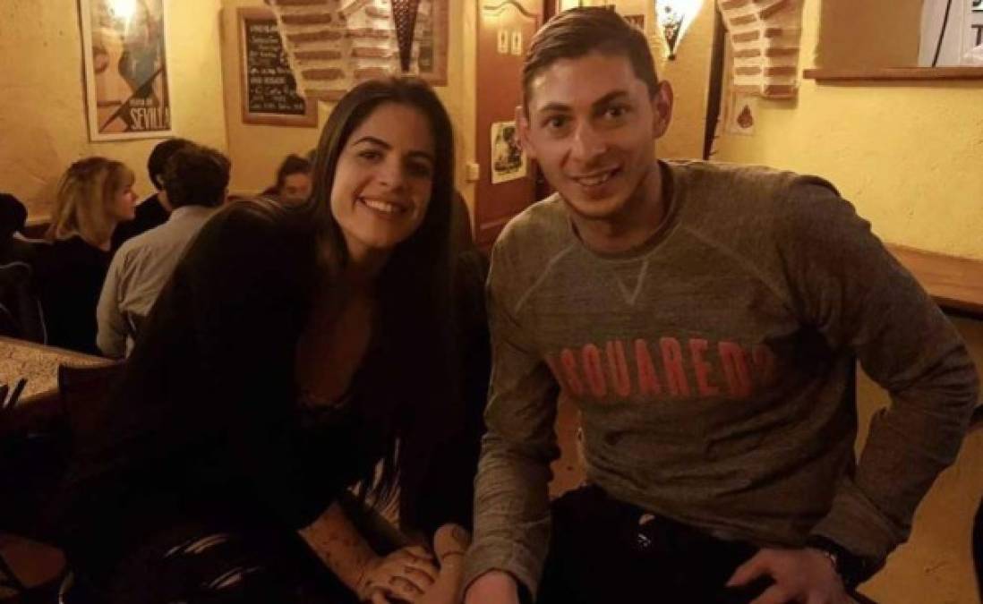 Ella es Luiza Ungerer, bella joven brasileña que ha causado revuelo en las últimas horas al revelar que fue novia del delantero argentino Emiliano Sala, el atacante que murió en accidente de avión cuando de alistaba para jugar en la Premier League de Inglaterra.