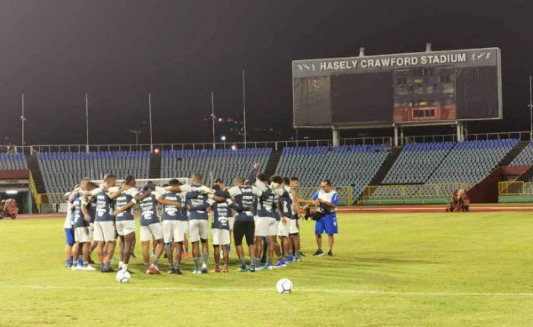 El duelo entre Trinidad y Tobago y Honduras dará inicio a partir de las 5:00pm, horario hondureño. La escuadra catracha es quinta en la zona con 1359 puntos en el ranking. Una victoria hoy le garantizará a la H sumar nueve puntos,de empatar se perderán tres unidades y si pierde se esfumarán 16 puntos.