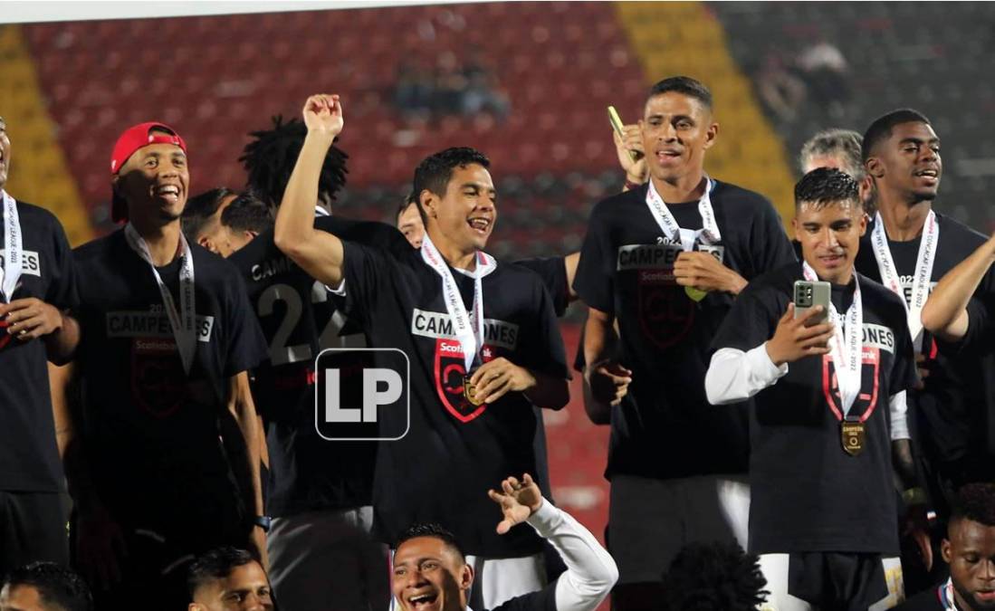 La alegría se apoderó de los jugadores del Olimpia en la celebración del título de la Liga Concacaf 2022.