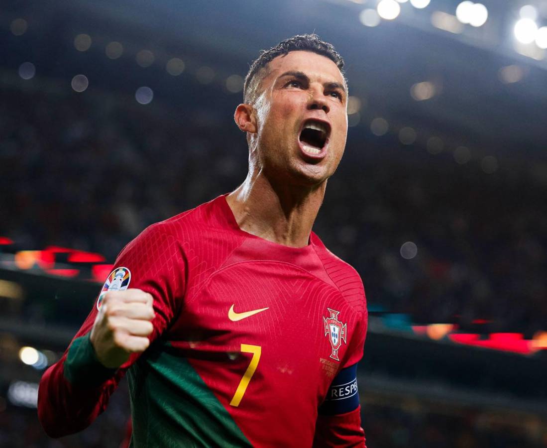 CR7 celebrando su primer gol del partido frente a los eslovacos.