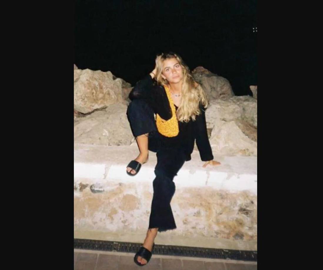 Así mismo, Clara Chía continuó sus estudios en producción y organización de eventos en La Escuela Internacional de Protocolo de Barcelona, donde, según el medio citado, sigue realizando sus estudios en relaciones públicas. Como dato adicional se dice que hizo sus pasantías en ‘Escriva Events’ una de las empresas más influyentes en el campus de la organización de eventos.