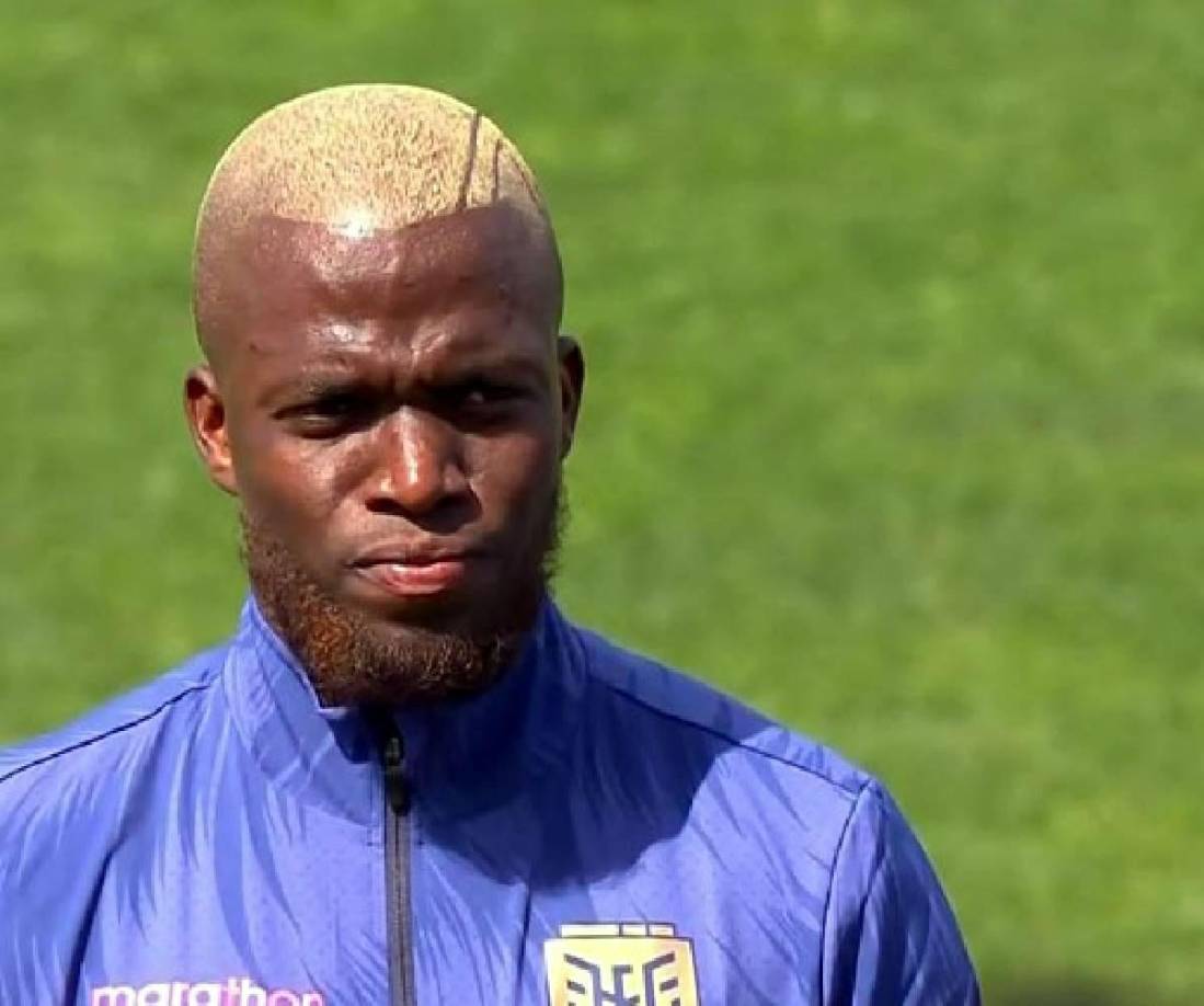 Enner Valencia, capitán de Ecuador, apareció con un nuevo look en el partido contra Honduras.