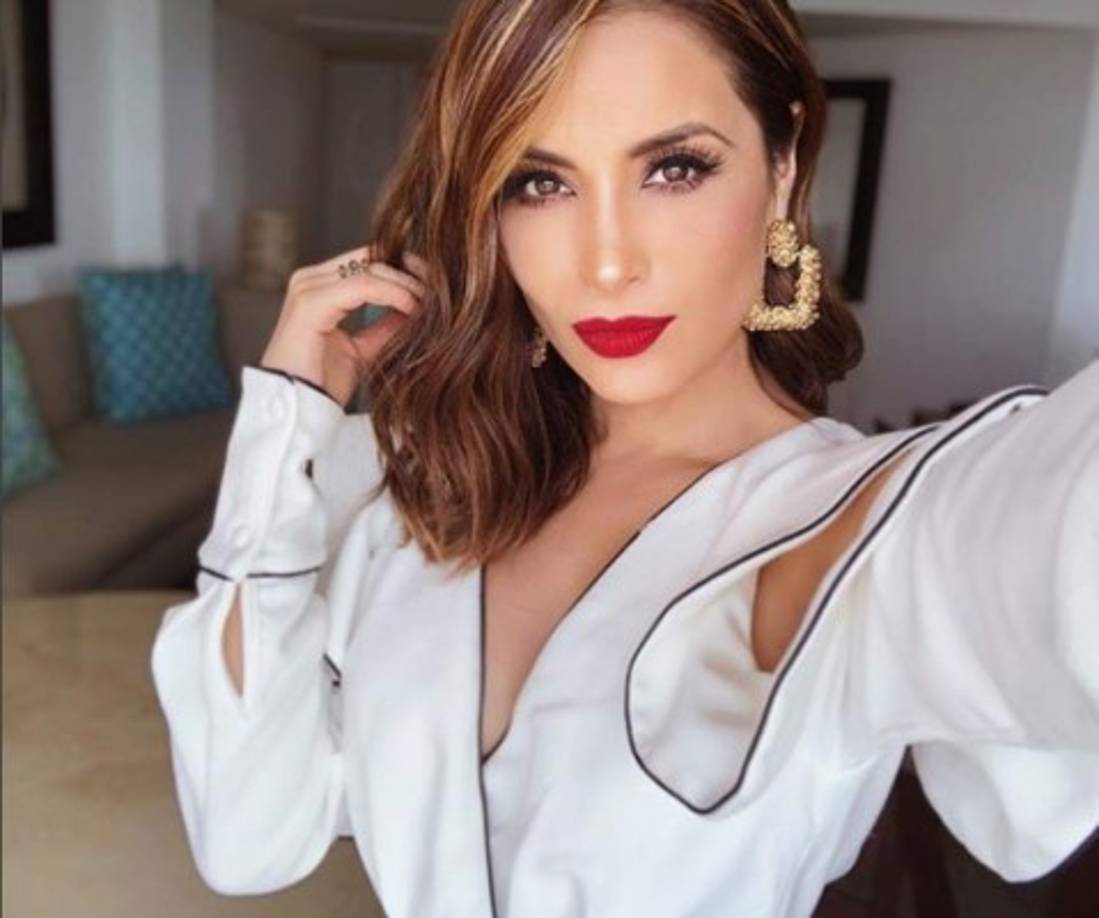 La copresentadora de La Academia dejó con la boca abierta a sus fans y es que es poseedora de una espectacular figura.