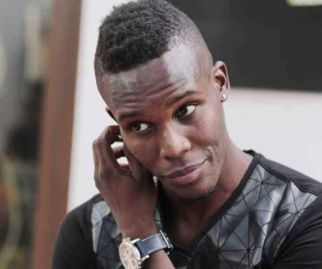 Rubilio Castillo: En el Marathón han descartado la llegada del delantero luego de que le realizaron una oferta y el atacante a estas alturas no respondió. Se menciona además que Real España estaría tras sus servicios, en Motagua esperan llegan a un acuerdo para que siga en el club azul.