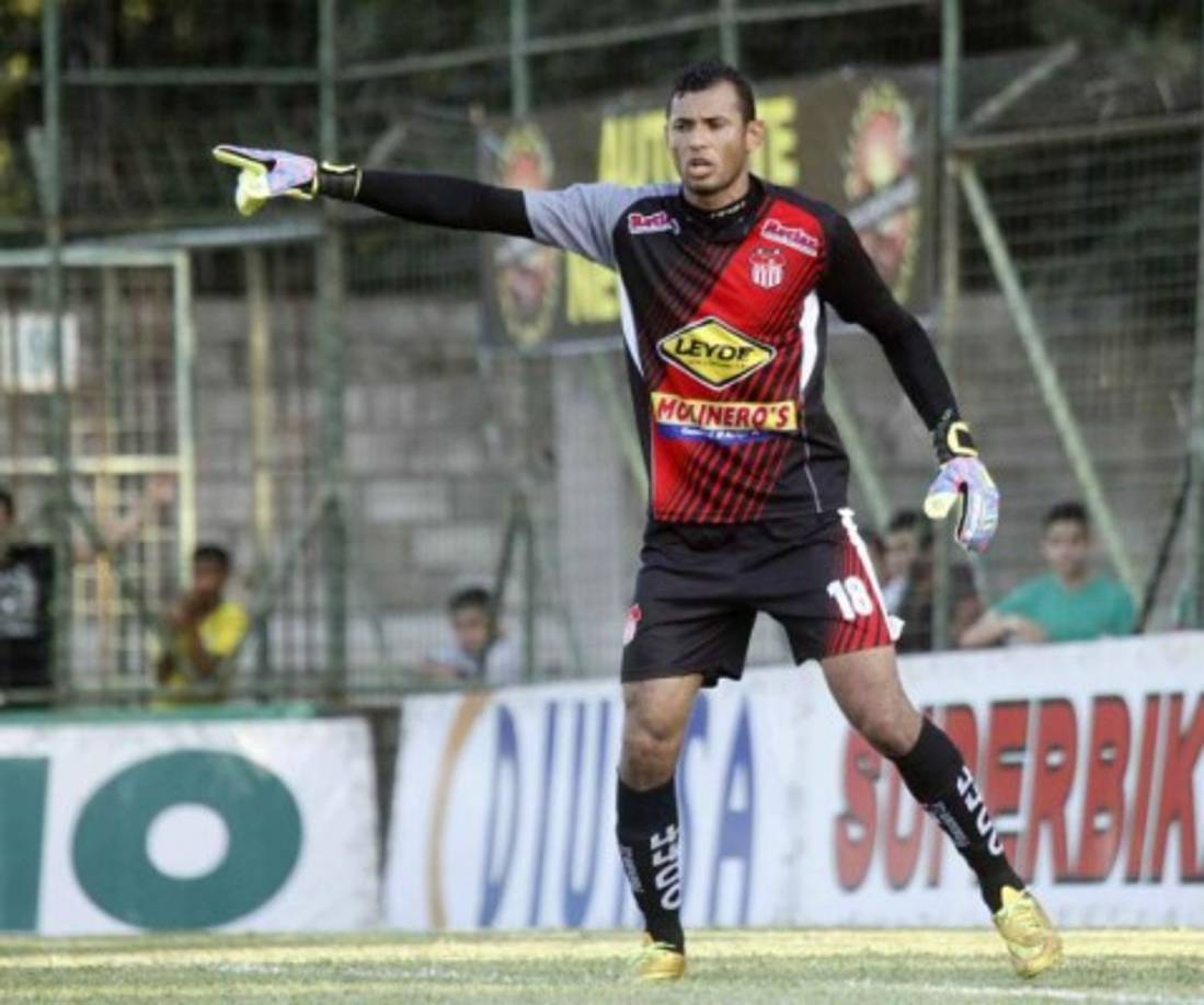 El experimentado portero Orlin Vallecillo, quien en ocasiones ha vestido los colores de la Bicolor, ahora jugará con el Olancho FC de la segunda división de Honduras.