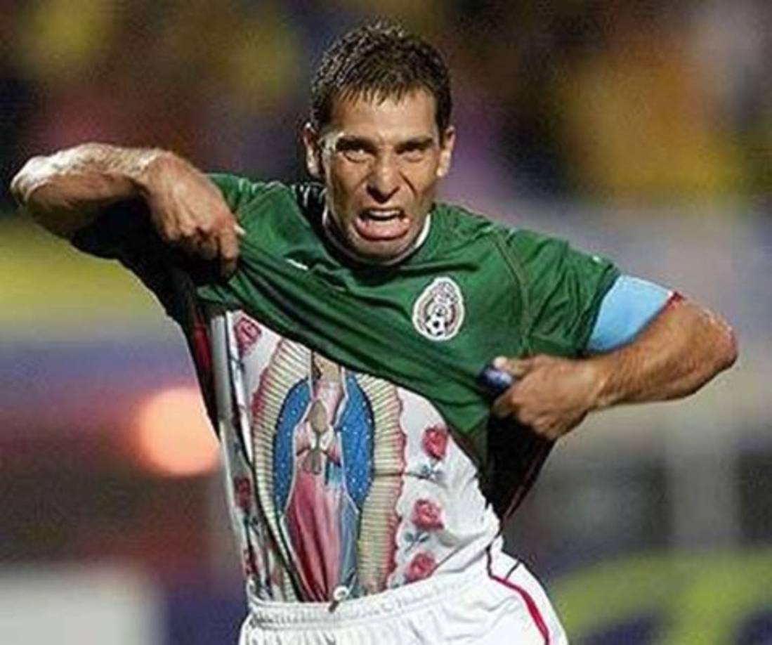 Alberto García Aspe. Cree fervientemente en la Virgen de Guadalupe y llevaba su imagen en la playera que portaba bajo su uniforme.