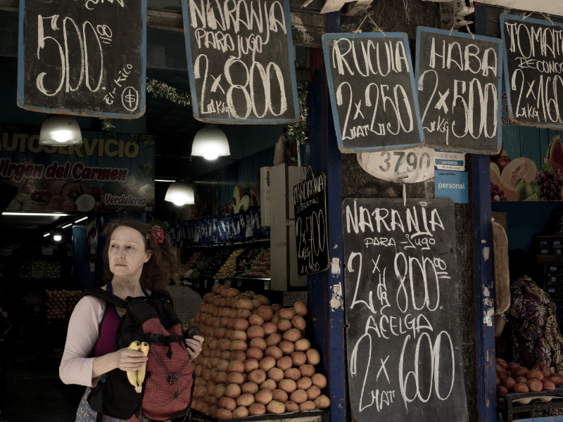 Una tienda en Buenos Aires, donde los precios suelen estar escritos en gis para permitir aumentos frecuentes.