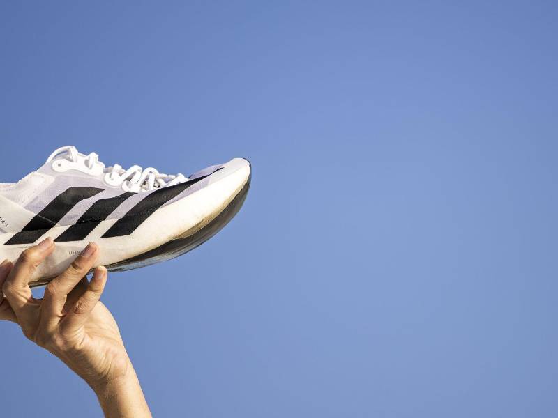Los tenis Adizero Adios Pro Evo 1 de Adidas son más ligeros que los fabricados por otras empresas.