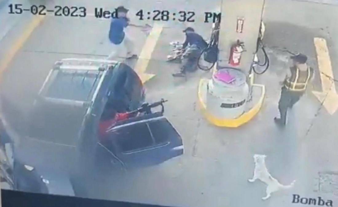 En un video quedó registrado el momento en que presuntos pandilleros perpetraron un asalto ayer miércoles en una estación gasolinera de Tegucigalpa. 
