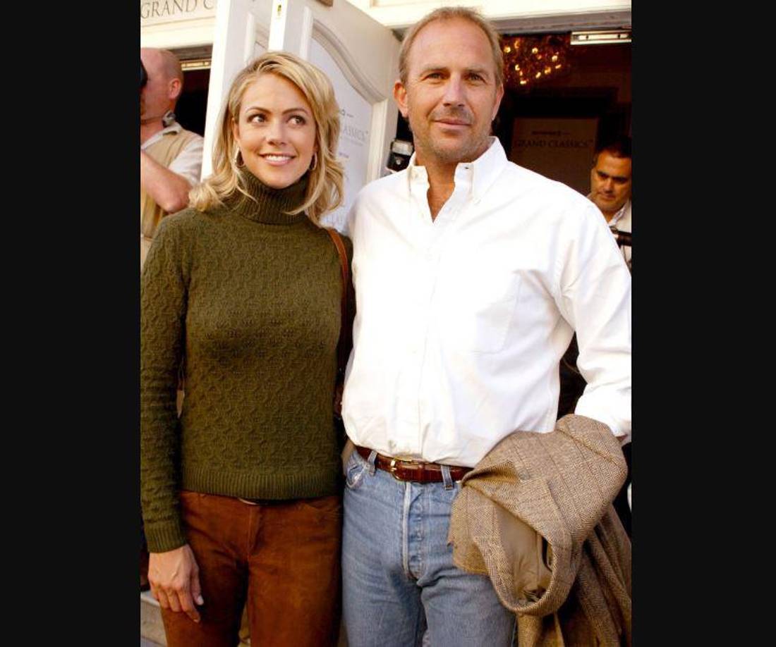 Según él, la negativa de su esposa a abandonar su antiguo hogar familiar sería una estrategia para intentar obligarle a aceptar “varias exigencias financieras” antes de marcharse. Christine ha sostenido desde un primer momento que la estrella de cine no tiene “ninguna base legal” para echarla, sin importar lo que firmaran hace años.