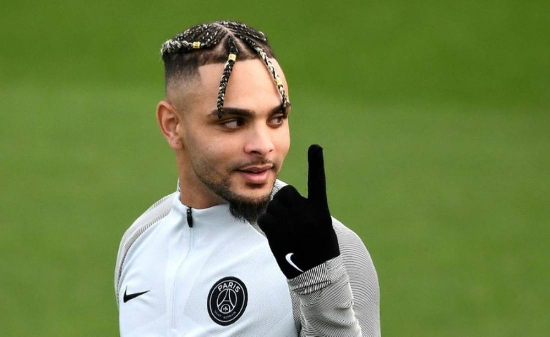 En las últimas horas desde Francia se apuntó a un posible ofrecimiento del PSG al Chelsea de su lateral zurdo Kurzawa. Los londinenses están peinando el mercado en busca de un jugador para esa posición, pero según informa GOAL, Tuchel no lo quiere en el equipo inglés.