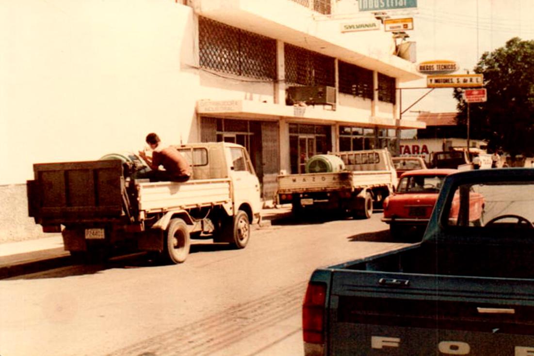 53 años liderando la importación y comercialización de materiales eléctricos