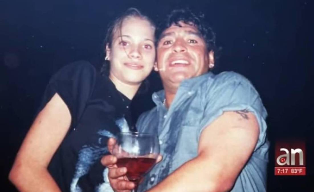 Mavys relató que conoció personalmente a Maradona el 1 de septiembre de 2000, cuando se escapó de su casa para pasear por Matanzas, al este de La Habana. Ella era en ese entonces una menor de edad.