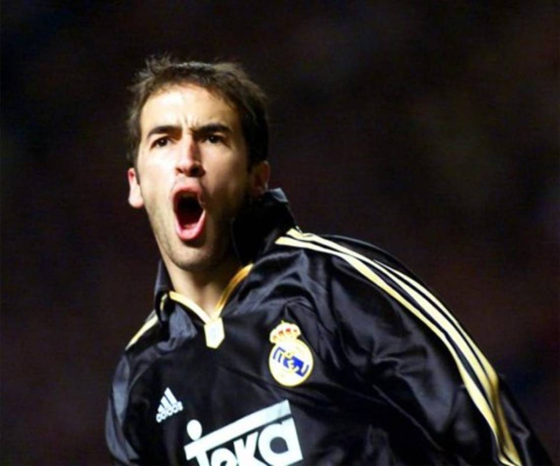 El Manchester-Real Madrid de los cuartos de la Champions 99/00 está escrito con letras de oro en la historia blanca. El club merengue ganó en Old Trafford y Raúl marcó dos tantos, uno imborrable, el que nació en las botas de Redondo.