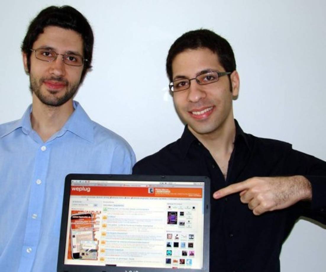 Los franceses Antoine y Michel Morcos (en la foto) tuvieron la idea de recrear la fórmula de Facebook al otro lado del Atlántico, ofreciendo amigos, fotos, videos, compartir noticias y aunque se lanzó con entusiasmo en 2008, en laactualidad se encuentra desaparecida.