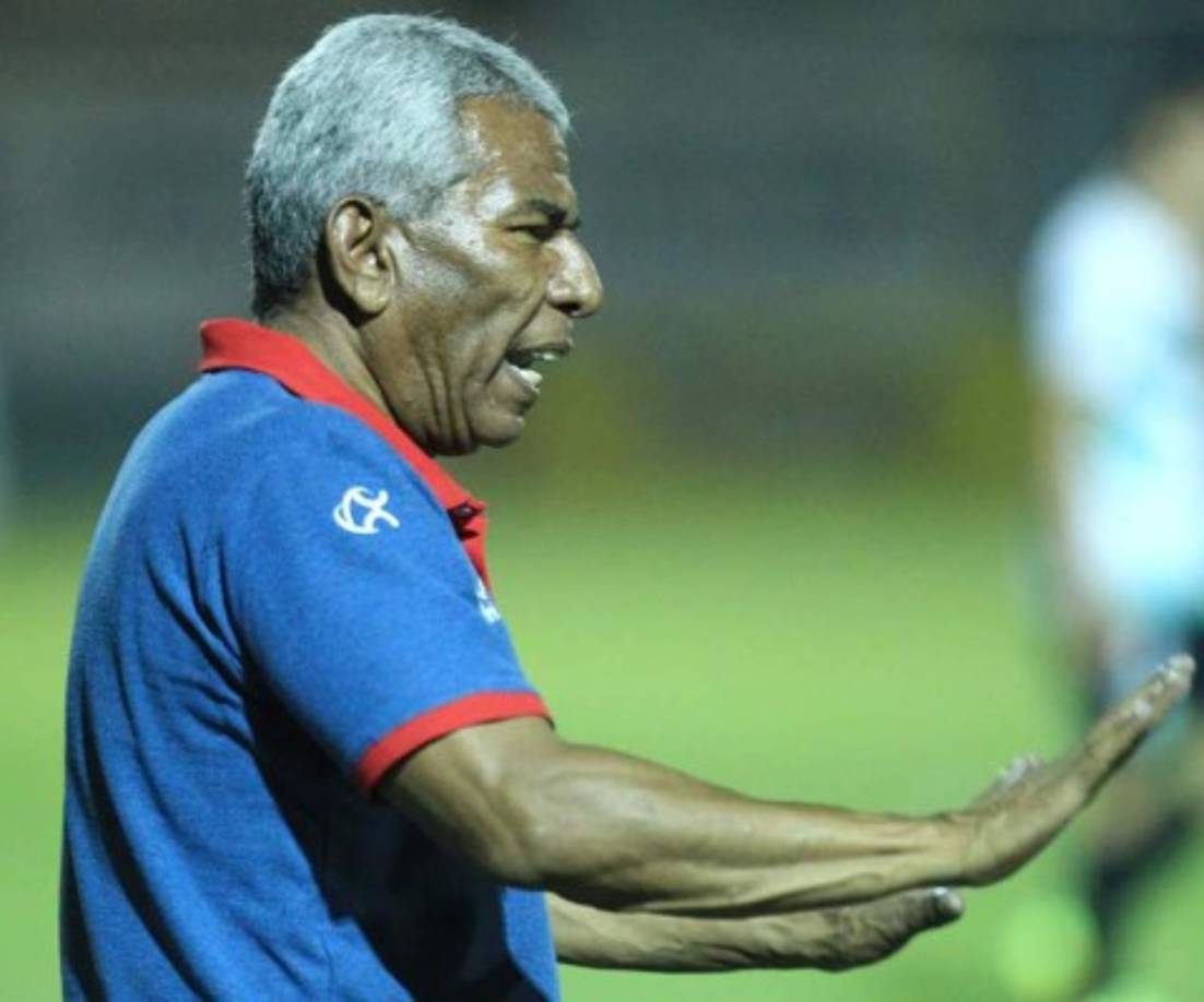 Héctor Castellón: El experimentado entrenador hondureño señaló que cuenta con ofertas de El Salvador y Costa Rica.