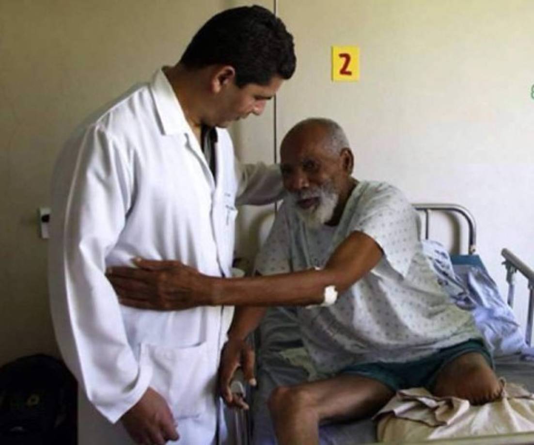 En muchas ocasiones, los vicios y problemas hacen que los jugadores pierdan la fortuna que logran juntar durante su carrera como futbolistas. <br/><br/>Hoy te presentamos a los hondureños que han quedado en la ruina.<br/>“Fátima” Valerio: Defendió por siete años la camiseta del Marathón y estuvo a punto de perder la vida luego de que recibió un balazo en la pierna izquierda a manos de dos delincuentes que se introdujeron a su establecimiento para asaltarlo.