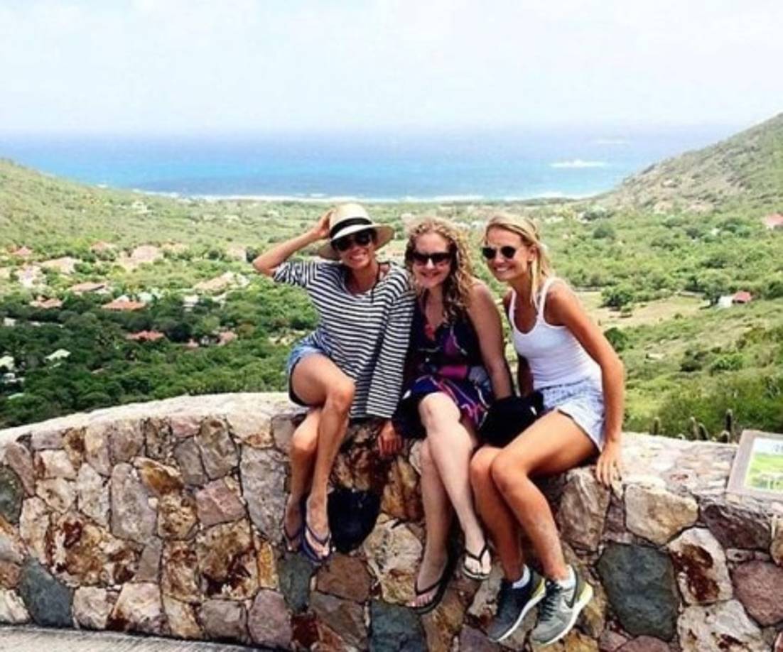 Las imágenes que la misma Meghan publicó en su blog 'The Tig ' demuestran las vacaciones de 'pobre' que se dio en comparación con su nueva vida de lujos.<br/>