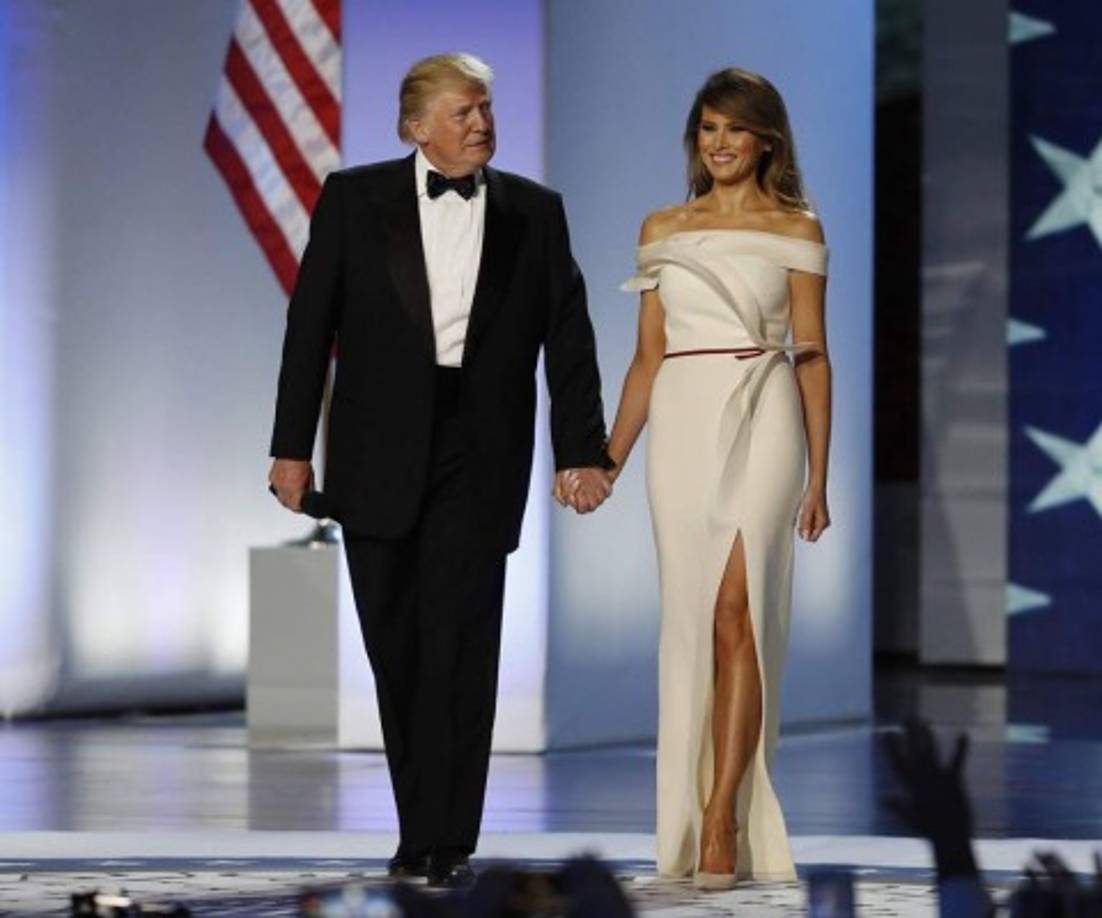 Fiel a sus tacones y diseños de lujo, su vestuario se ha analizado con lupa, muchos de ellos elogiados y otros han generado polémica.