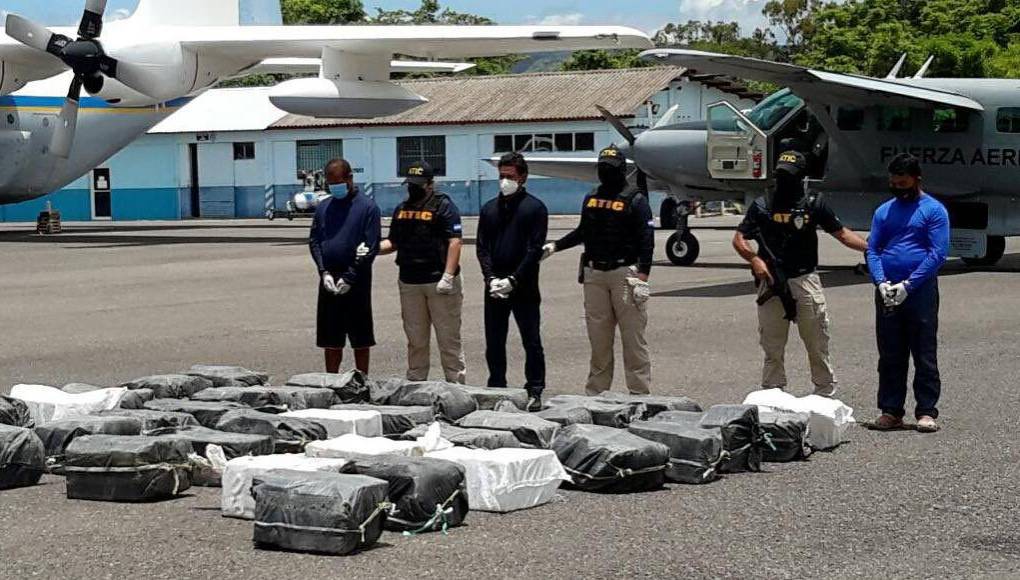 Más de 12 años de cárcel para dos traficantes de 901 kilos de cocaína