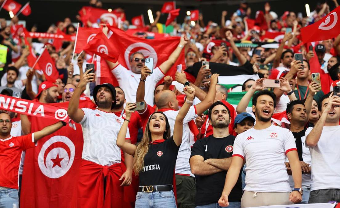 Un gran ambiente armaron los aficionados de Túnez.