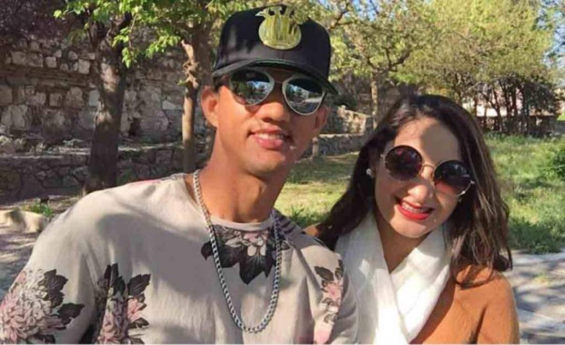 Diego Reyes: El delantero hondureño conquistó a la bella modelo Pamela Hernández.