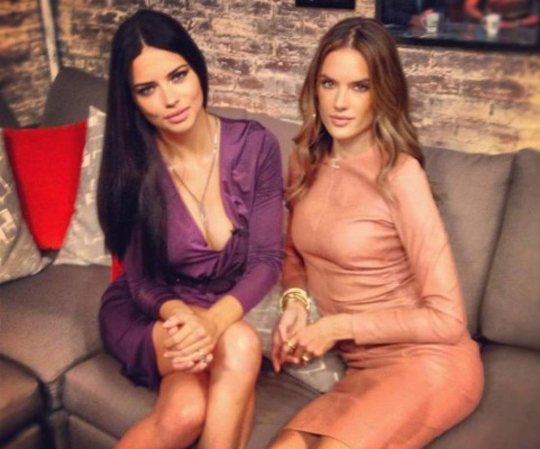 Las modelos, formarán parte de un programa nocturno que estará bajo la conducción de Ryan Seacrest.