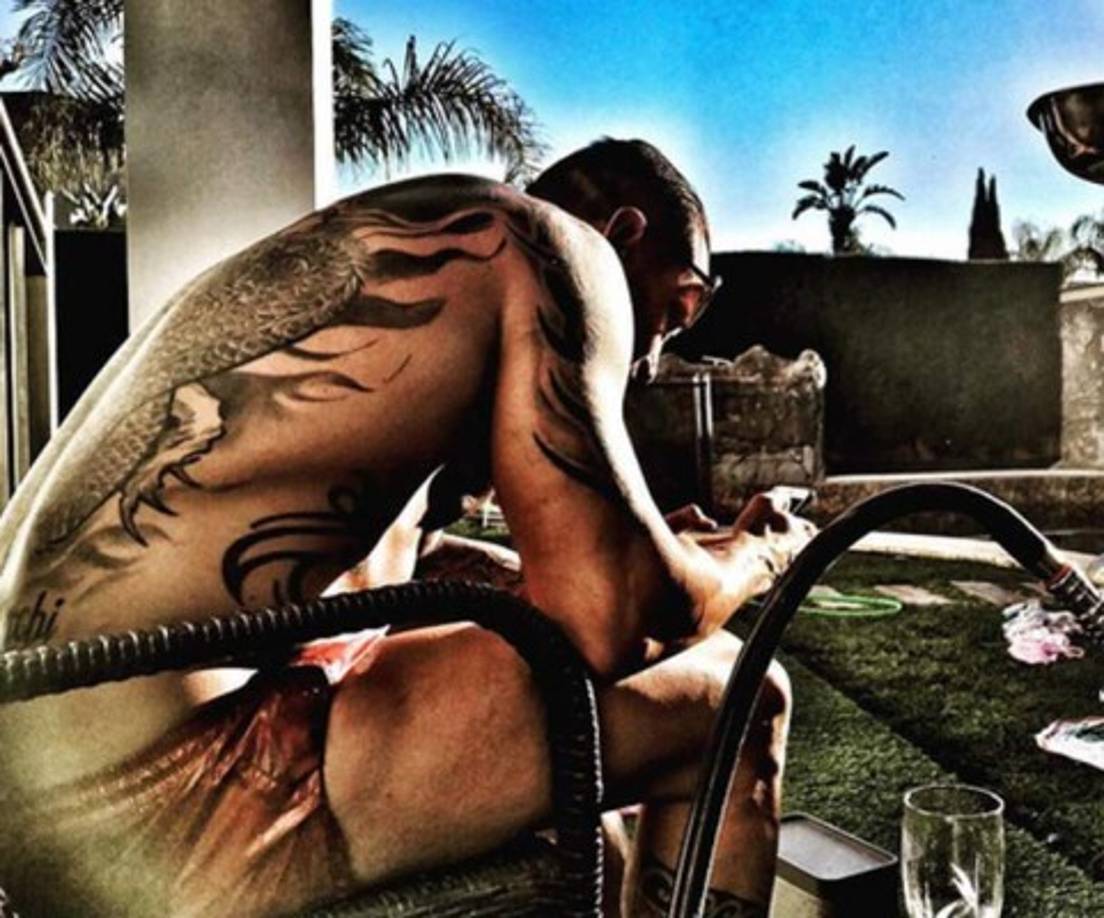 Ahora posee un cuerpo definido y el cabello muy corto que muestra orgulloso en sus redes sociales.