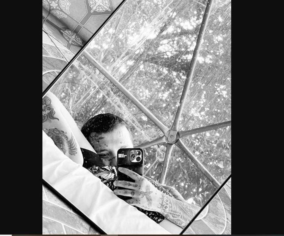 Nodal y Cazzu están muy ilusionados con la llegada de su primer hijo. En una de las fotos que compartió Nodal, se le ve al cantante acariciarle su abultado estómago con mucha ternura.