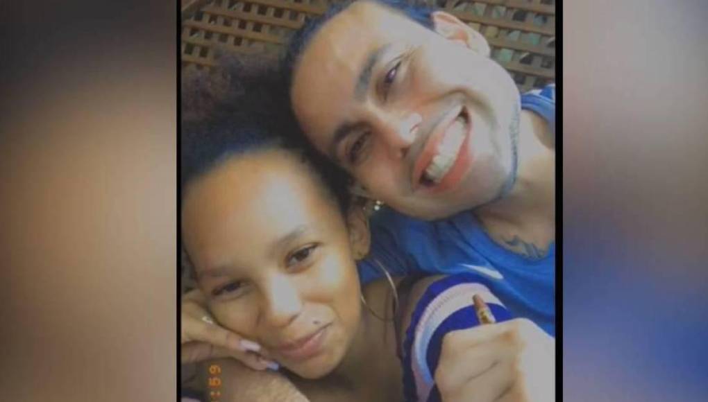 Báez reveló que Reyes recibe constantes amenazas de que será asesinado, no juzgado, una situación que ha generado un profundo temor en su cliente.