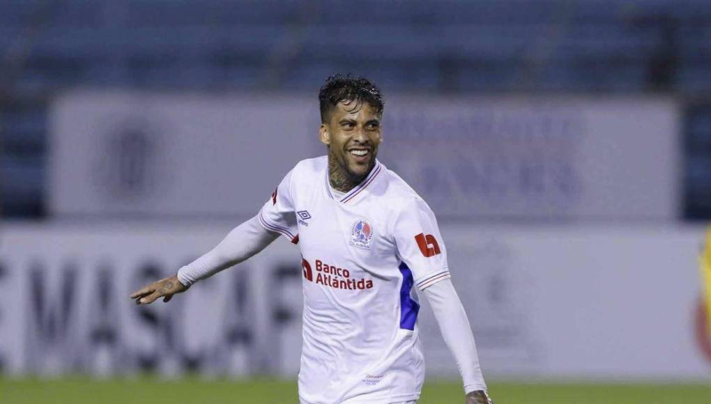 Gabriel Araújo: El brasileño estará como lateral por la banda izquierda luego de su partidazo el pasado sábado ante Real España. 